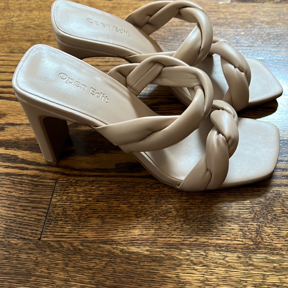 Open edit tan sandal size 6